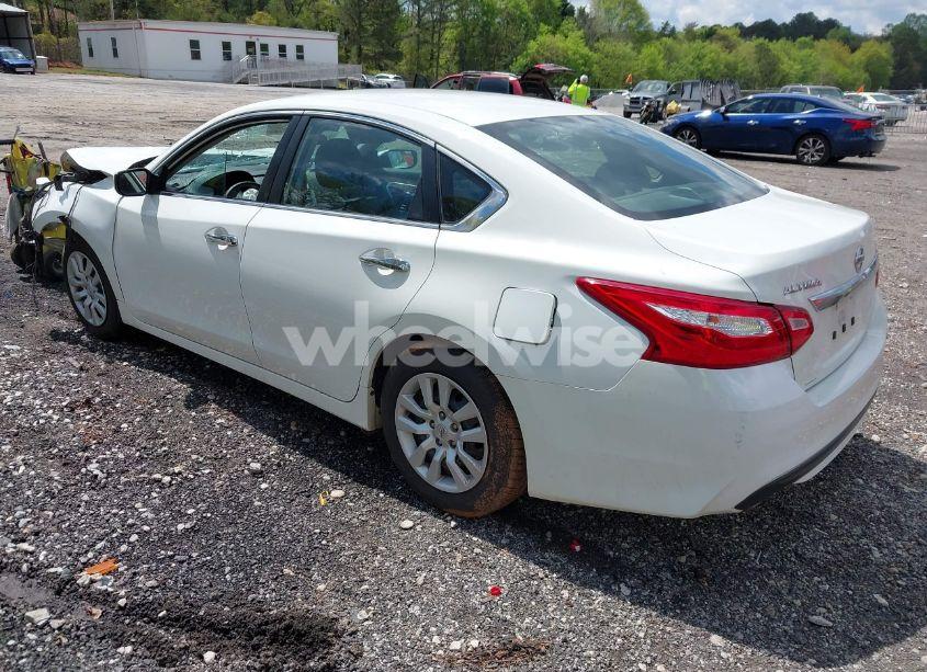 Photo 3 of 2017 Nissan Altima (VIN 1N4AL3AP7HC117292)