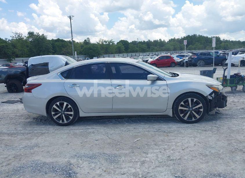 Photo 13 of 2017 Nissan Altima 2.5 SR (VIN 1N4AL3AP7HC126624)
