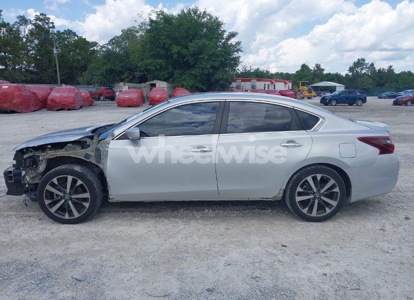 Photo 14 of 2017 Nissan Altima 2.5 SR (VIN 1N4AL3AP7HC126624)