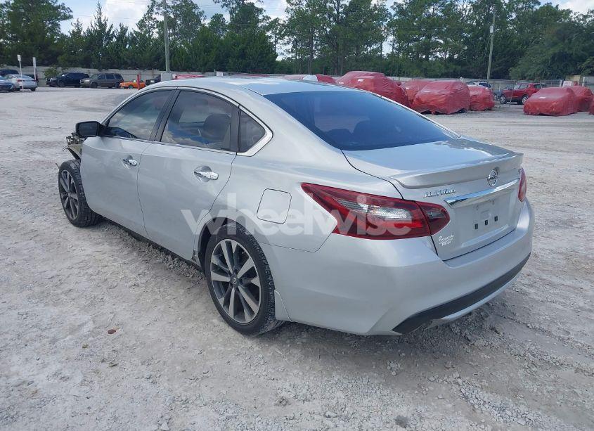 Photo 3 of 2017 Nissan Altima 2.5 SR (VIN 1N4AL3AP7HC126624)