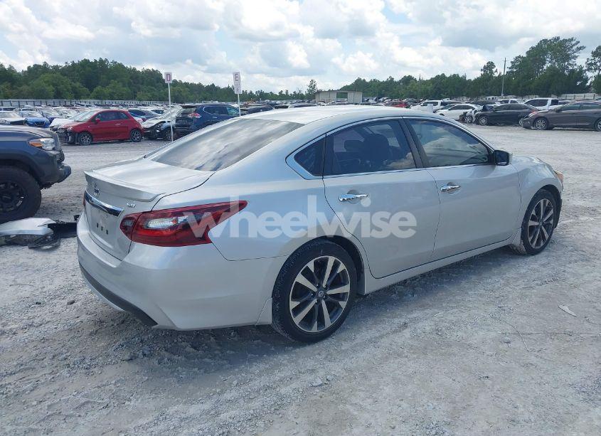 Photo 4 of 2017 Nissan Altima 2.5 SR (VIN 1N4AL3AP7HC126624)