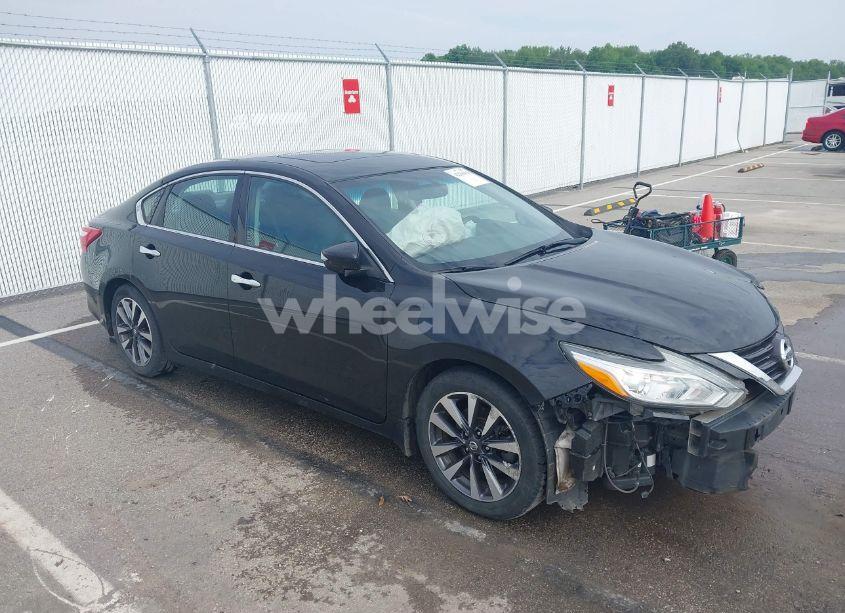 2017 Nissan Altima 2.5 SV (VIN 1N4AL3AP7HC132911) main photo