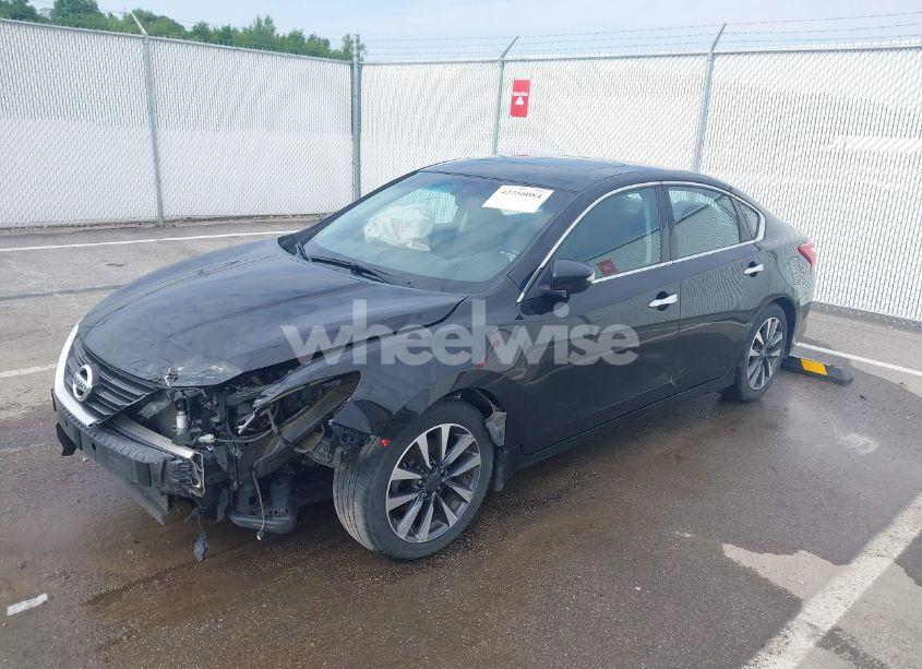 Photo 2 of 2017 Nissan Altima 2.5 SV (VIN 1N4AL3AP7HC132911)