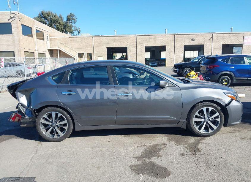 Photo 14 of 2017 Nissan Altima 2.5 SR (VIN 1N4AL3AP7HC133329)