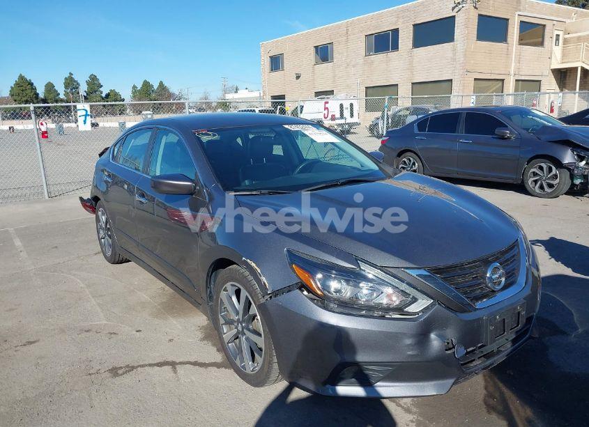Photo 6 of 2017 Nissan Altima 2.5 SR (VIN 1N4AL3AP7HC133329)