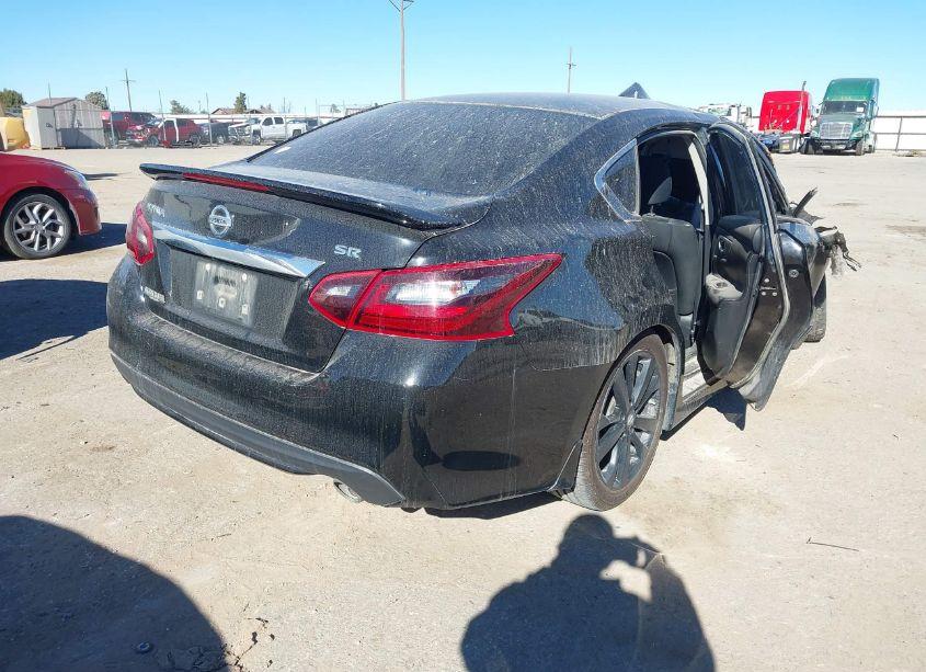 Photo 4 of 2017 Nissan Altima 2.5 SR (VIN 1N4AL3AP7HC168663)