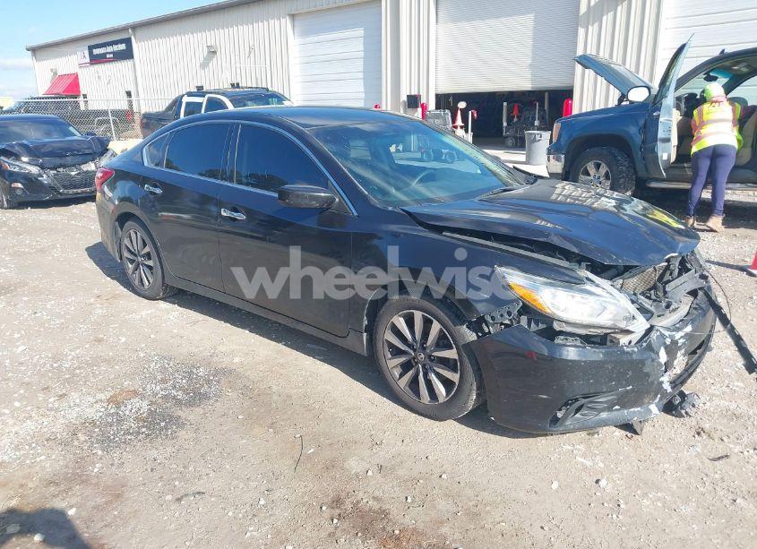 2017 Nissan Altima 2.5 SV (VIN 1N4AL3AP7HC168694) main photo