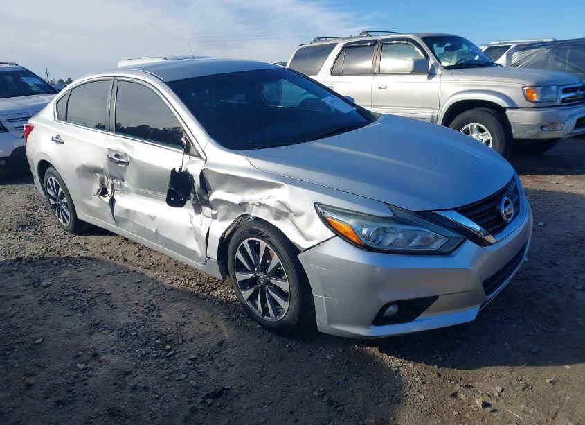 2017 Nissan Altima 2.5 SV (VIN 1N4AL3AP7HC178044) main photo