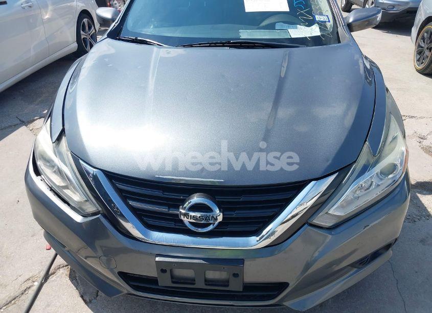 Photo 6 of 2017 Nissan Altima 2.5 S (VIN 1N4AL3AP7HC220535)