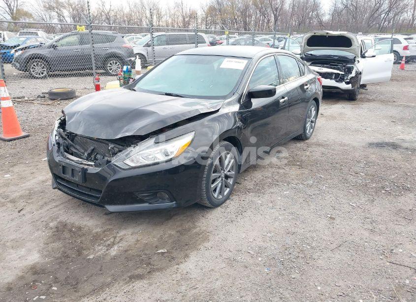 Photo 2 of 2017 Nissan Altima 2.5 SV (VIN 1N4AL3AP7HC226304)