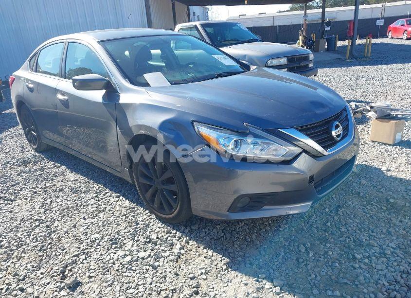 2017 Nissan Altima 2.5 SV (VIN 1N4AL3AP7HC227386) main photo