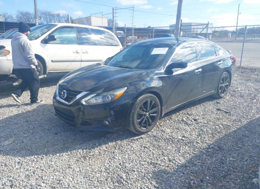 Photo 2 of 2017 Nissan Altima 2.5 SR (VIN 1N4AL3AP7HC229025)