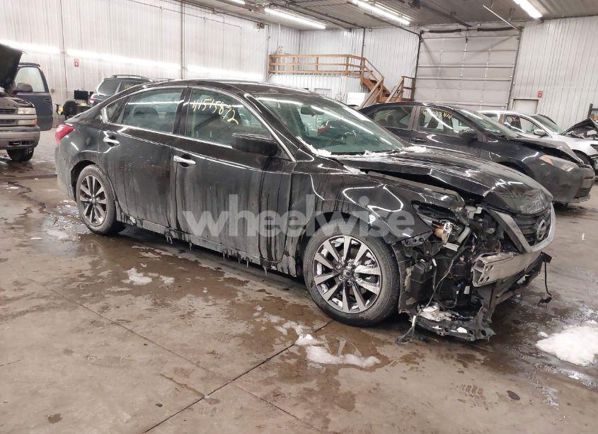 2017 Nissan Altima 2.5 SV (VIN 1N4AL3AP7HC247721) main photo