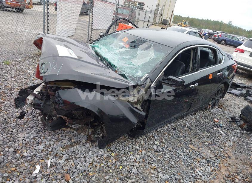 Photo 2 of 2017 Nissan Altima 2.5 SR (VIN 1N4AL3AP7HC248772)