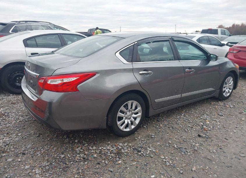 Photo 4 of 2017 Nissan Altima 2.5 S (VIN 1N4AL3AP7HC253275)