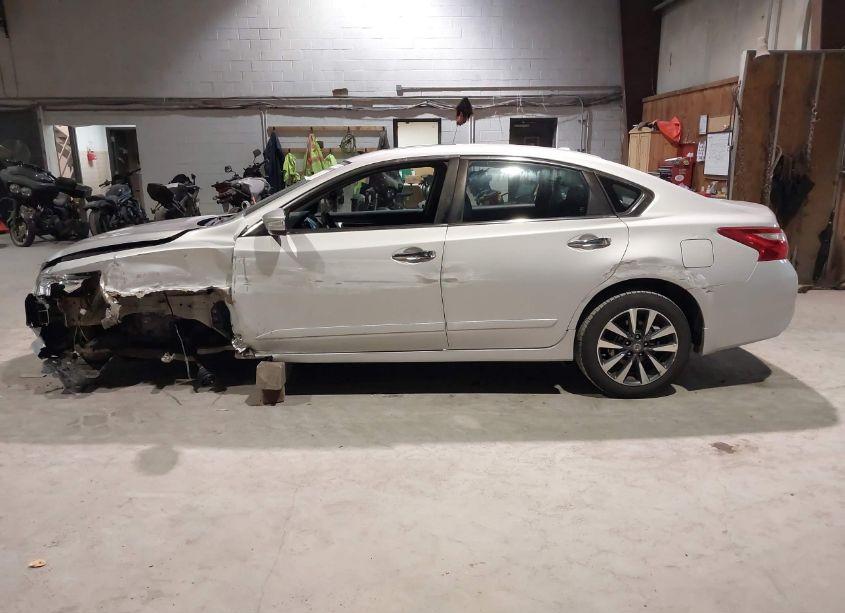Photo 14 of 2017 Nissan Altima 2.5 SV (VIN 1N4AL3AP7HC257293)