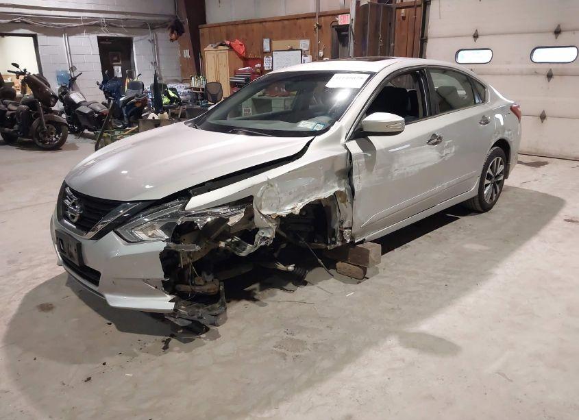 Photo 2 of 2017 Nissan Altima 2.5 SV (VIN 1N4AL3AP7HC257293)