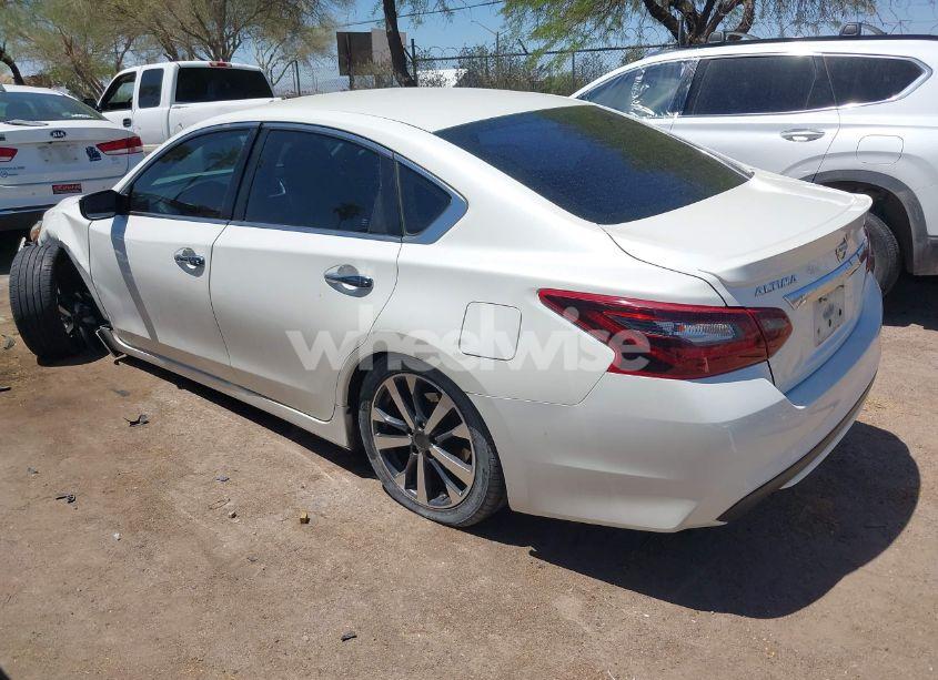 Photo 3 of 2017 Nissan Altima 2.5 SR (VIN 1N4AL3AP7HC261134)