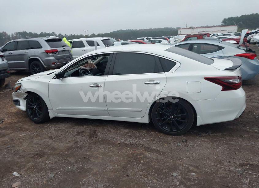 Photo 13 of 2017 Nissan Altima 2.5 SR (VIN 1N4AL3AP7HC263627)