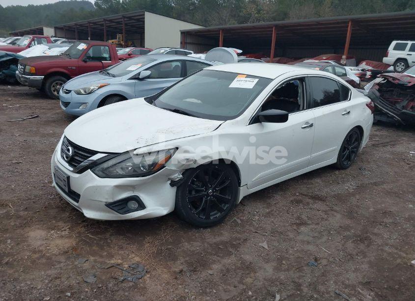 Photo 2 of 2017 Nissan Altima 2.5 SR (VIN 1N4AL3AP7HC263627)