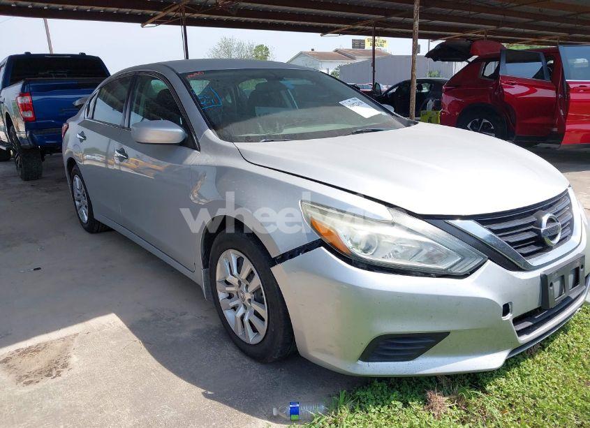 2017 Nissan Altima 2.5 S (VIN 1N4AL3AP7HC264695) main photo