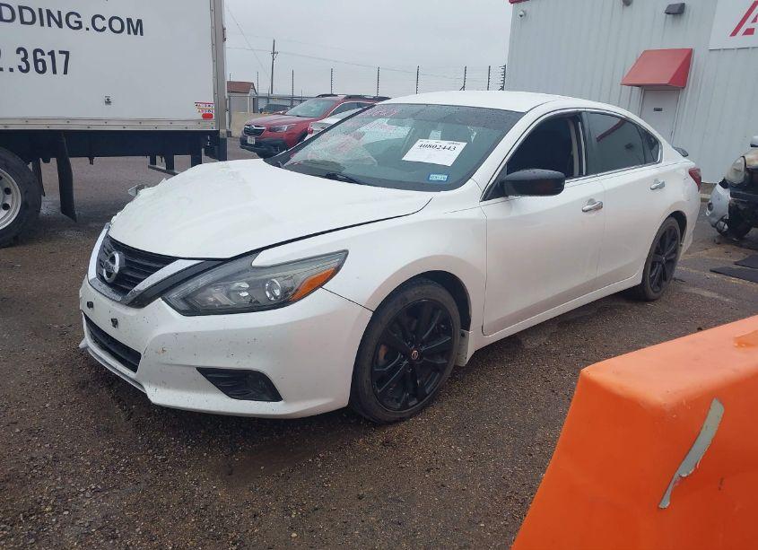 Photo 2 of 2017 Nissan Altima 2.5 SR (VIN 1N4AL3AP7HC282968)