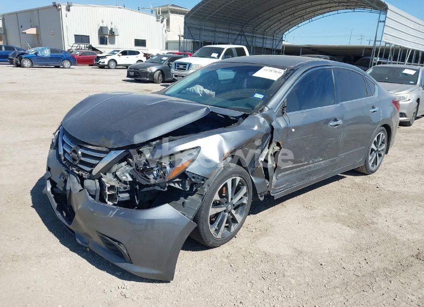 Photo 2 of 2017 Nissan Altima 2.5 SR (VIN 1N4AL3AP7HC294683)