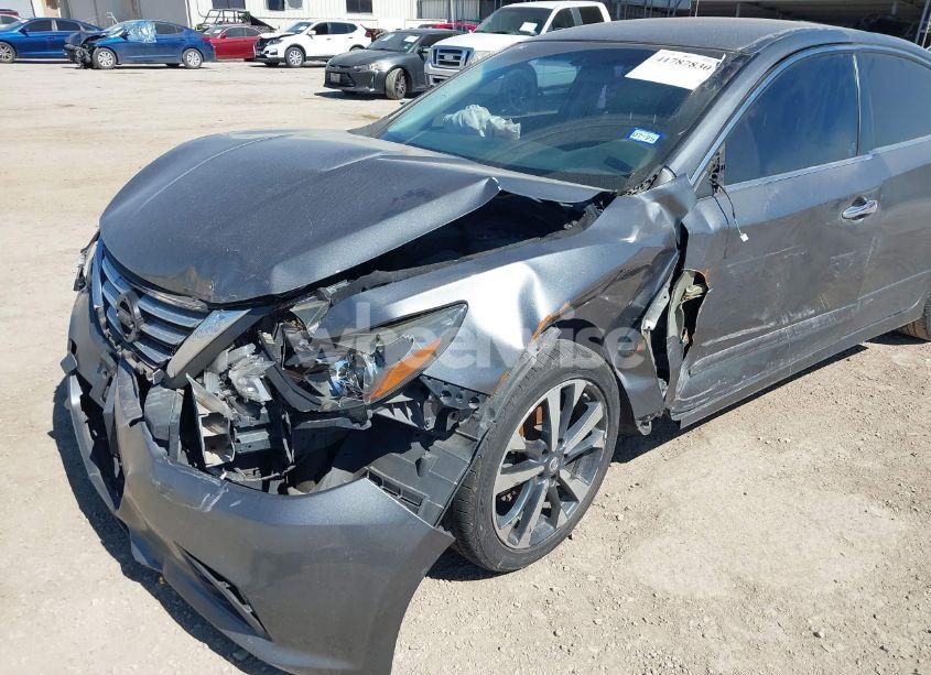 Photo 6 of 2017 Nissan Altima 2.5 SR (VIN 1N4AL3AP7HC294683)