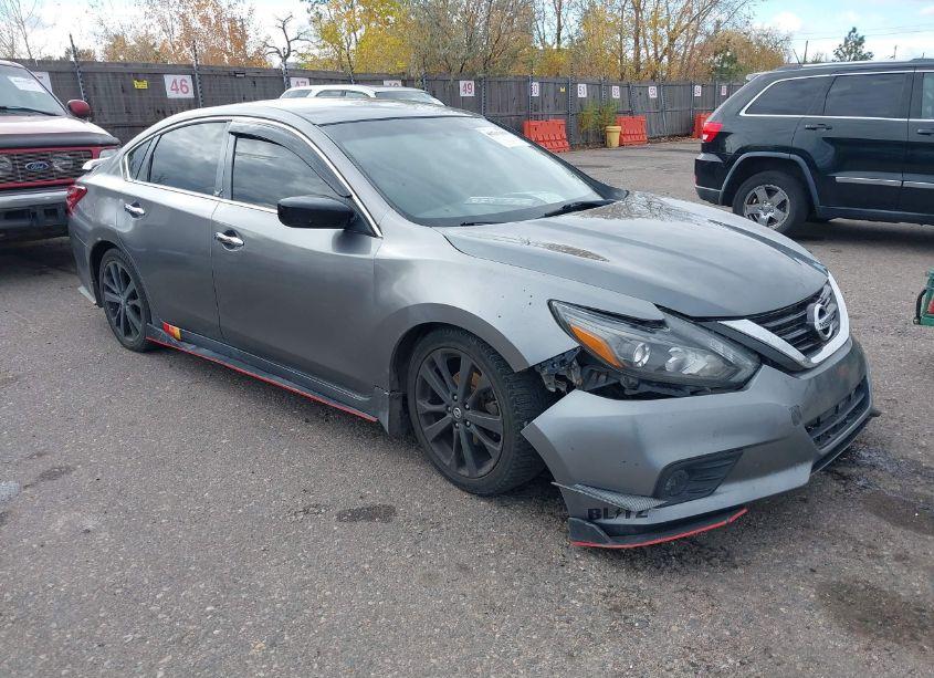 2017 Nissan Altima 2.5 SR (VIN 1N4AL3AP7HC480689) main photo