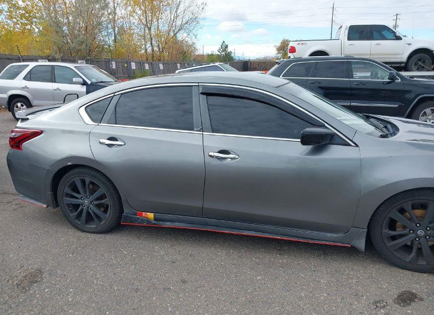 Photo 13 of 2017 Nissan Altima 2.5 SR (VIN 1N4AL3AP7HC480689)