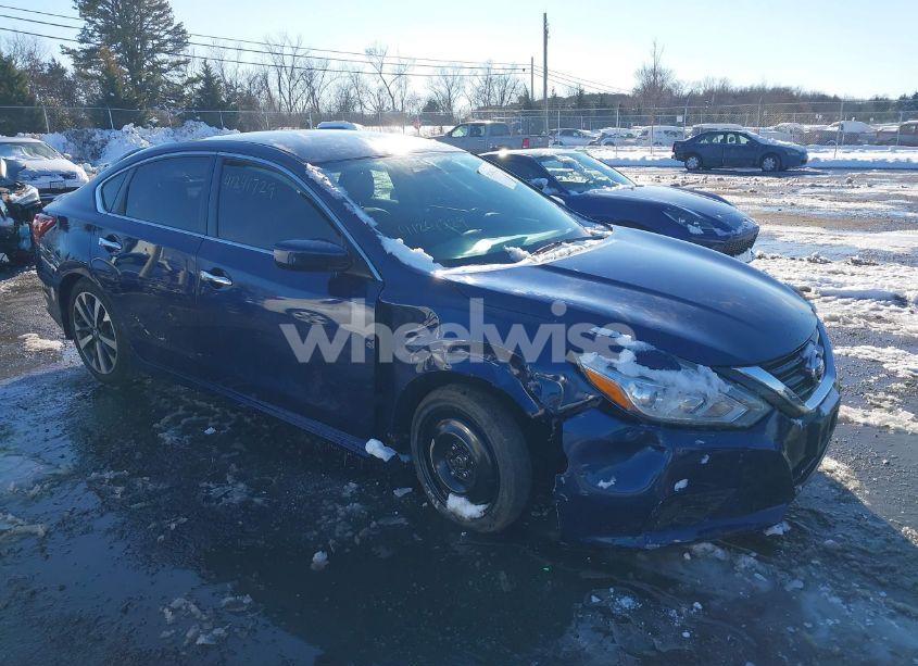 2017 Nissan Altima 2.5 SR (VIN 1N4AL3AP7HC483818) main photo