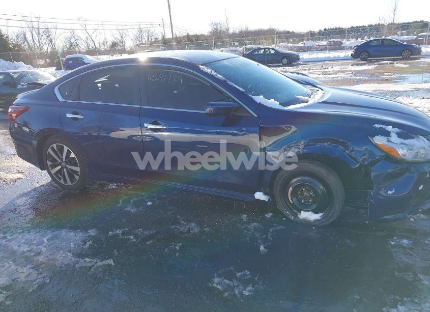 Photo 13 of 2017 Nissan Altima 2.5 SR (VIN 1N4AL3AP7HC483818)