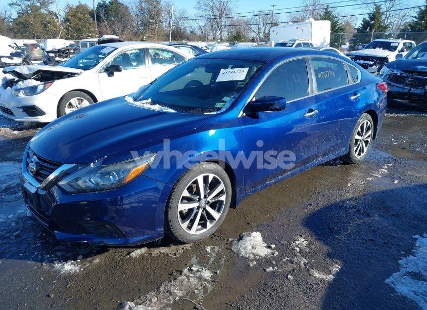 Photo 2 of 2017 Nissan Altima 2.5 SR (VIN 1N4AL3AP7HC483818)