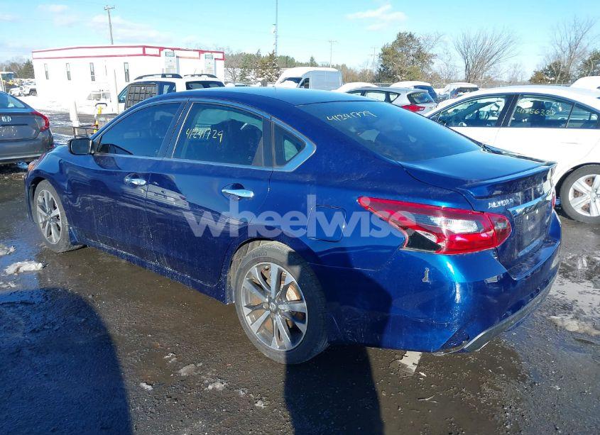Photo 3 of 2017 Nissan Altima 2.5 SR (VIN 1N4AL3AP7HC483818)