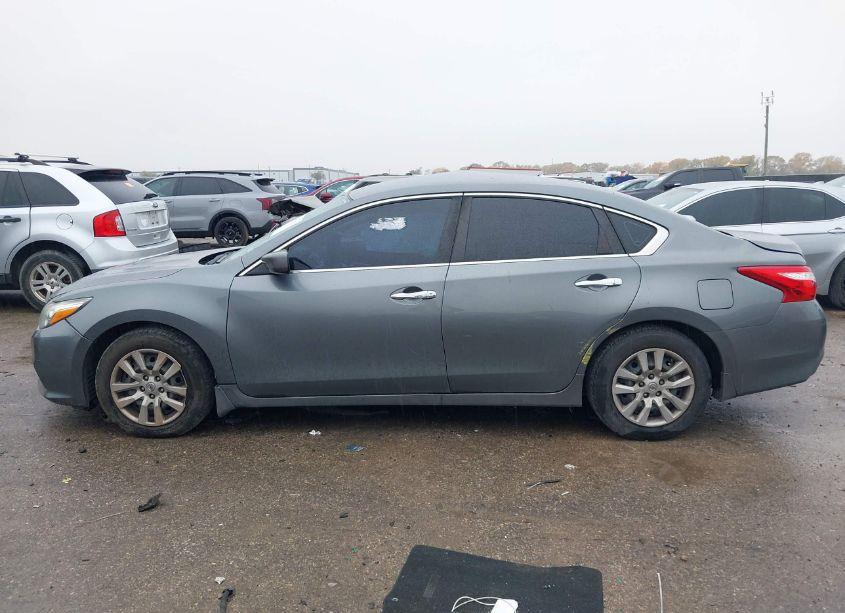 Photo 13 of 2017 Nissan Altima 2.5 S (VIN 1N4AL3AP7HN326908)