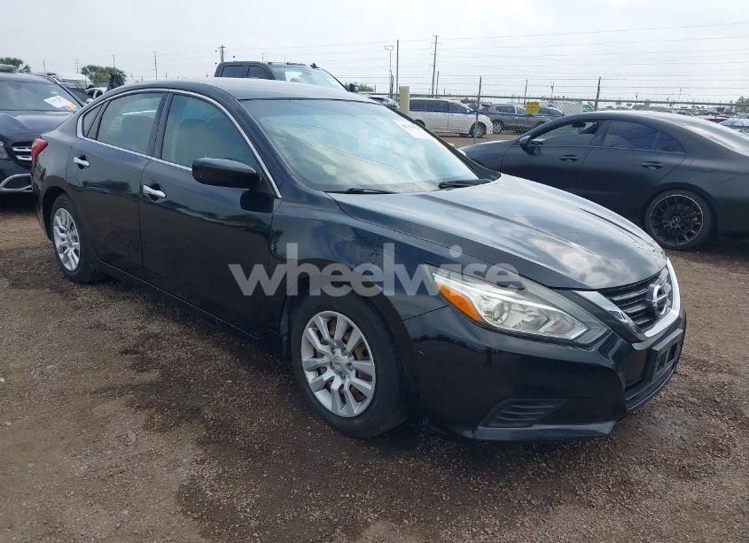 2017 Nissan Altima 2.5 S (VIN 1N4AL3AP7HN333213) main photo