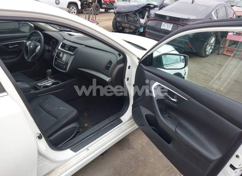 Photo 5 of 2017 Nissan Altima 2.5 S (VIN 1N4AL3AP7HN342414)