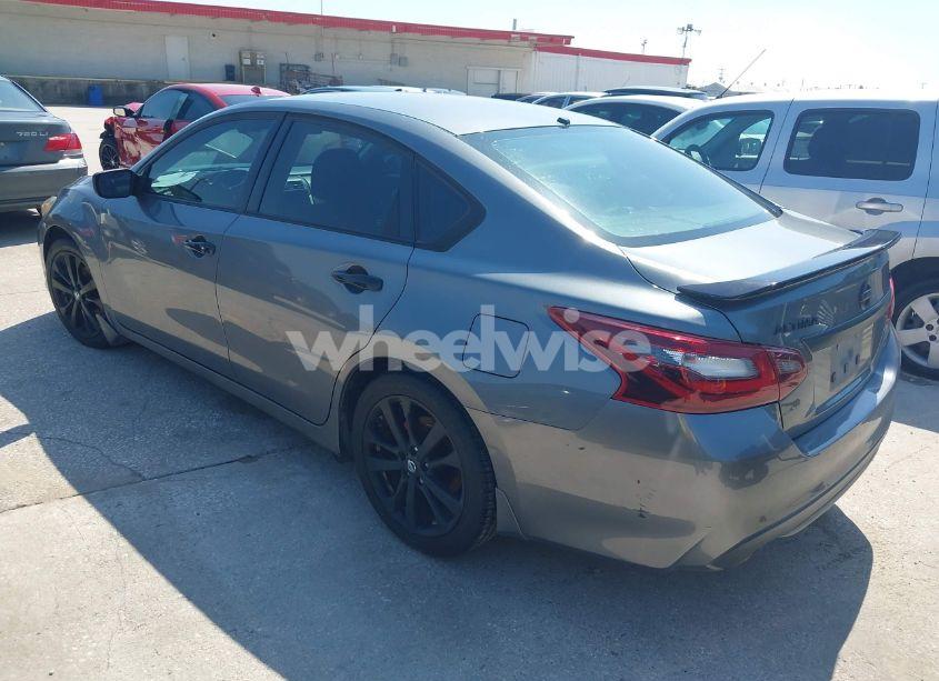 Photo 3 of 2017 Nissan Altima 2.5 SR (VIN 1N4AL3AP7HN345376)