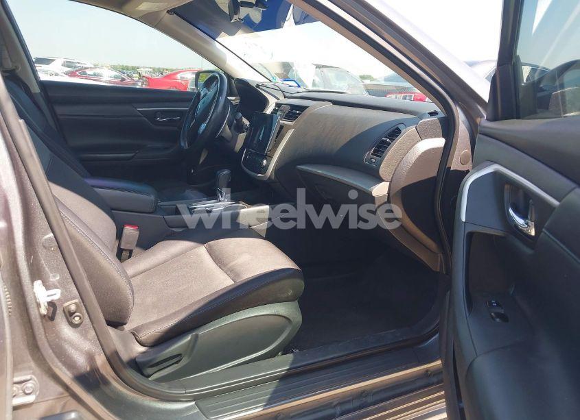 Photo 5 of 2017 Nissan Altima 2.5 SR (VIN 1N4AL3AP7HN345376)