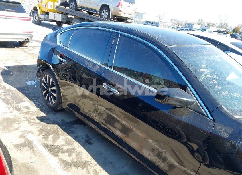 Photo 13 of 2018 Nissan Altima 2.5 SV (VIN 1N4AL3AP7JC108369)