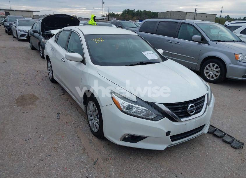 2018 Nissan Altima 2.5 S (VIN 1N4AL3AP7JC109943) main photo