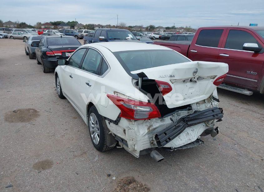 Photo 3 of 2018 Nissan Altima 2.5 S (VIN 1N4AL3AP7JC109943)