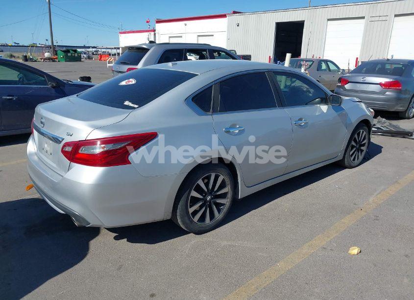 Photo 4 of 2018 Nissan Altima 2.5 SV (VIN 1N4AL3AP7JC111627)