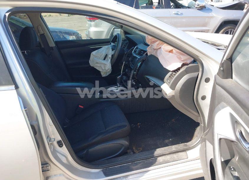 Photo 5 of 2018 Nissan Altima 2.5 SV (VIN 1N4AL3AP7JC111627)