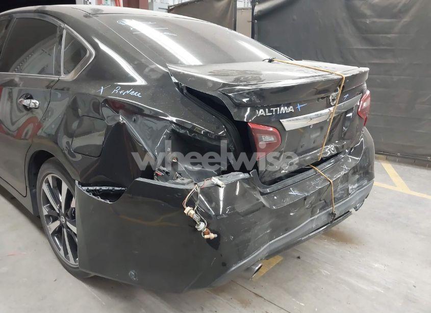 Photo 6 of 2018 Nissan Altima 2.5 SR (VIN 1N4AL3AP7JC114298)