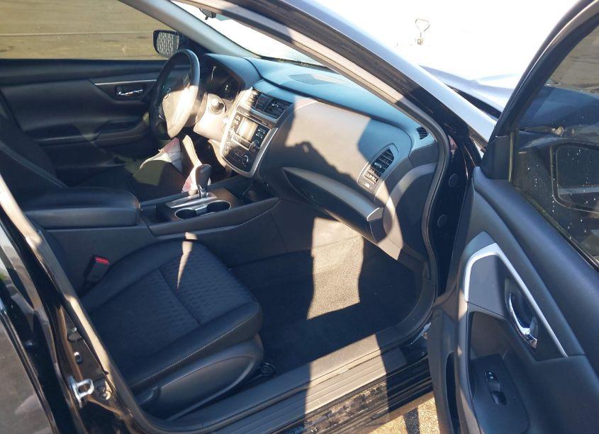 Photo 5 of 2018 Nissan Altima 2.5 S (VIN 1N4AL3AP7JC125401)