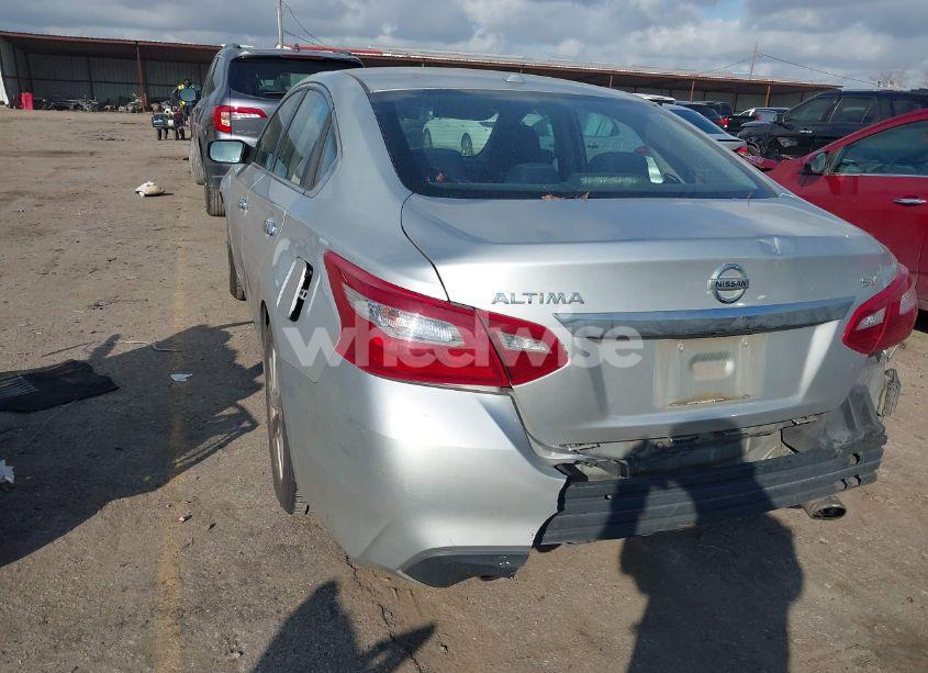 Photo 3 of 2018 Nissan Altima 2.5 SV (VIN 1N4AL3AP7JC126967)