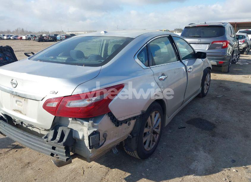 Photo 4 of 2018 Nissan Altima 2.5 SV (VIN 1N4AL3AP7JC126967)
