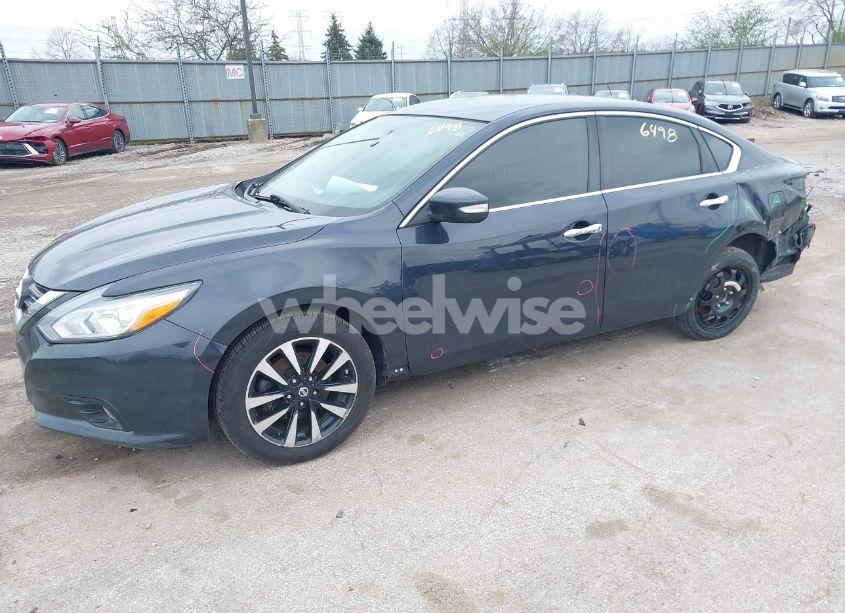 Photo 2 of 2018 Nissan Altima 2.5 SL (VIN 1N4AL3AP7JC128279)