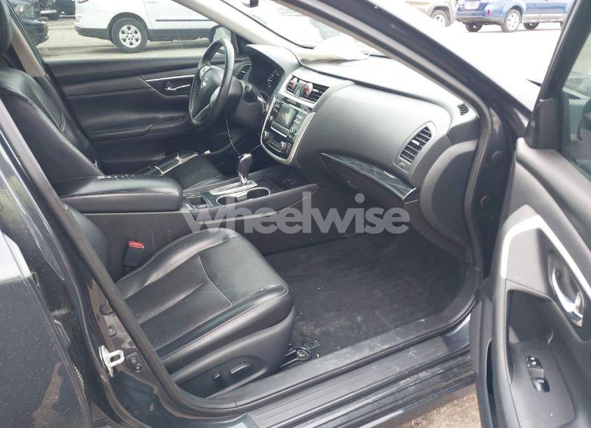 Photo 5 of 2018 Nissan Altima 2.5 SL (VIN 1N4AL3AP7JC128279)